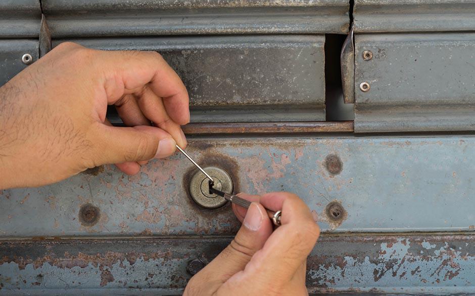 comment ouvrir une porte sans clef Soisy-sur-Seine